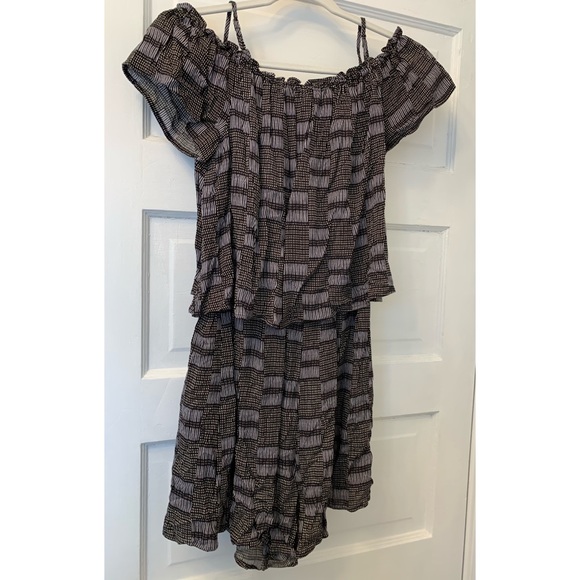 Lush Off The Shoulder Tie Front Romper Medium - Picture 10 of 13